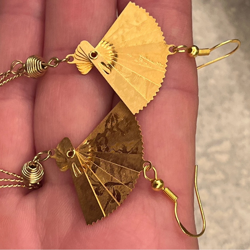Elegant Gold Fan Pendant Necklace + earrings set - Picture 11 of 11